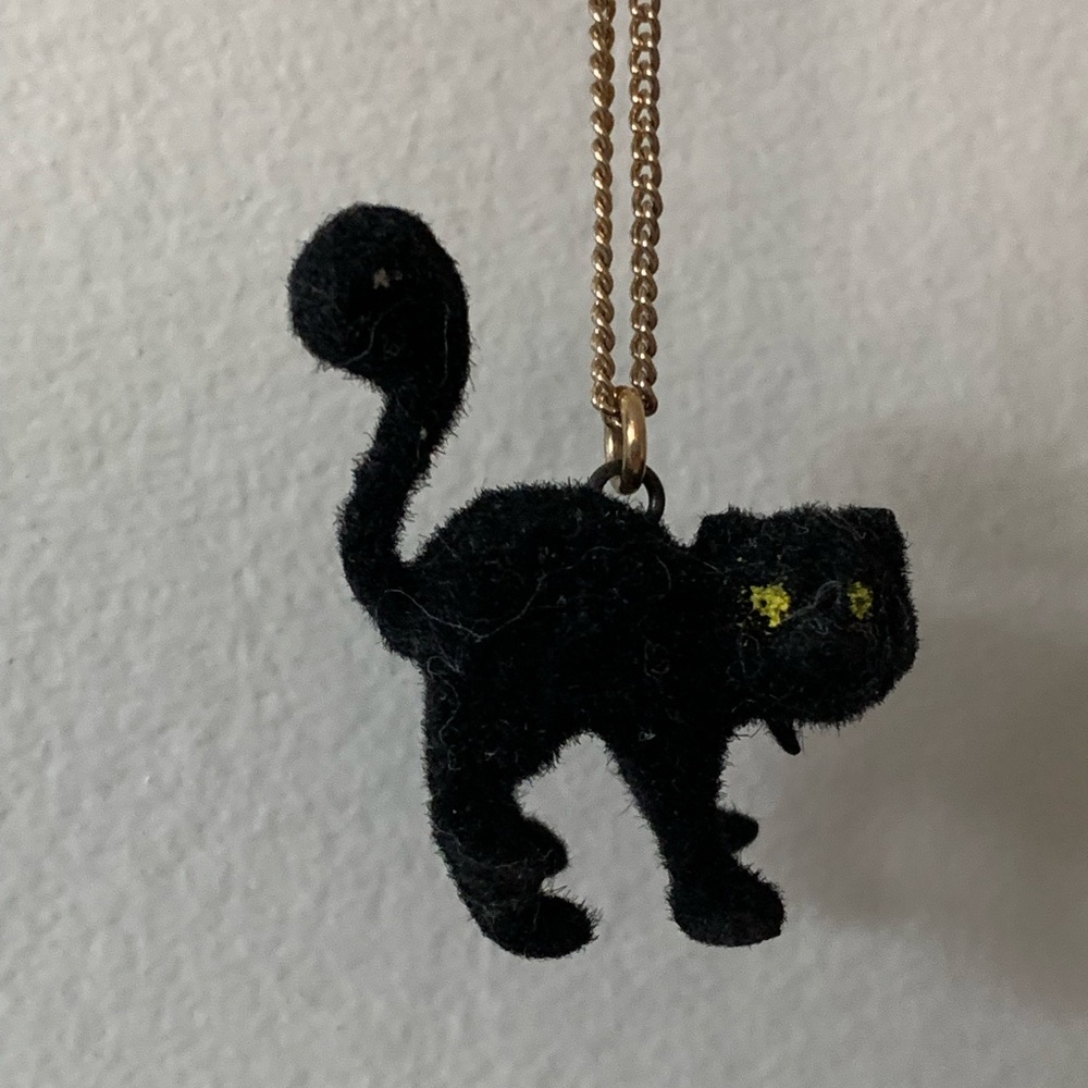 New vintage black cat pendant necklace